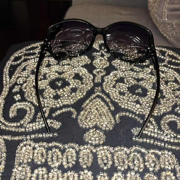 Foster Grant Women's
Polarized sunglasses Beth, Black.  Great condition. - Picture 4 of 7